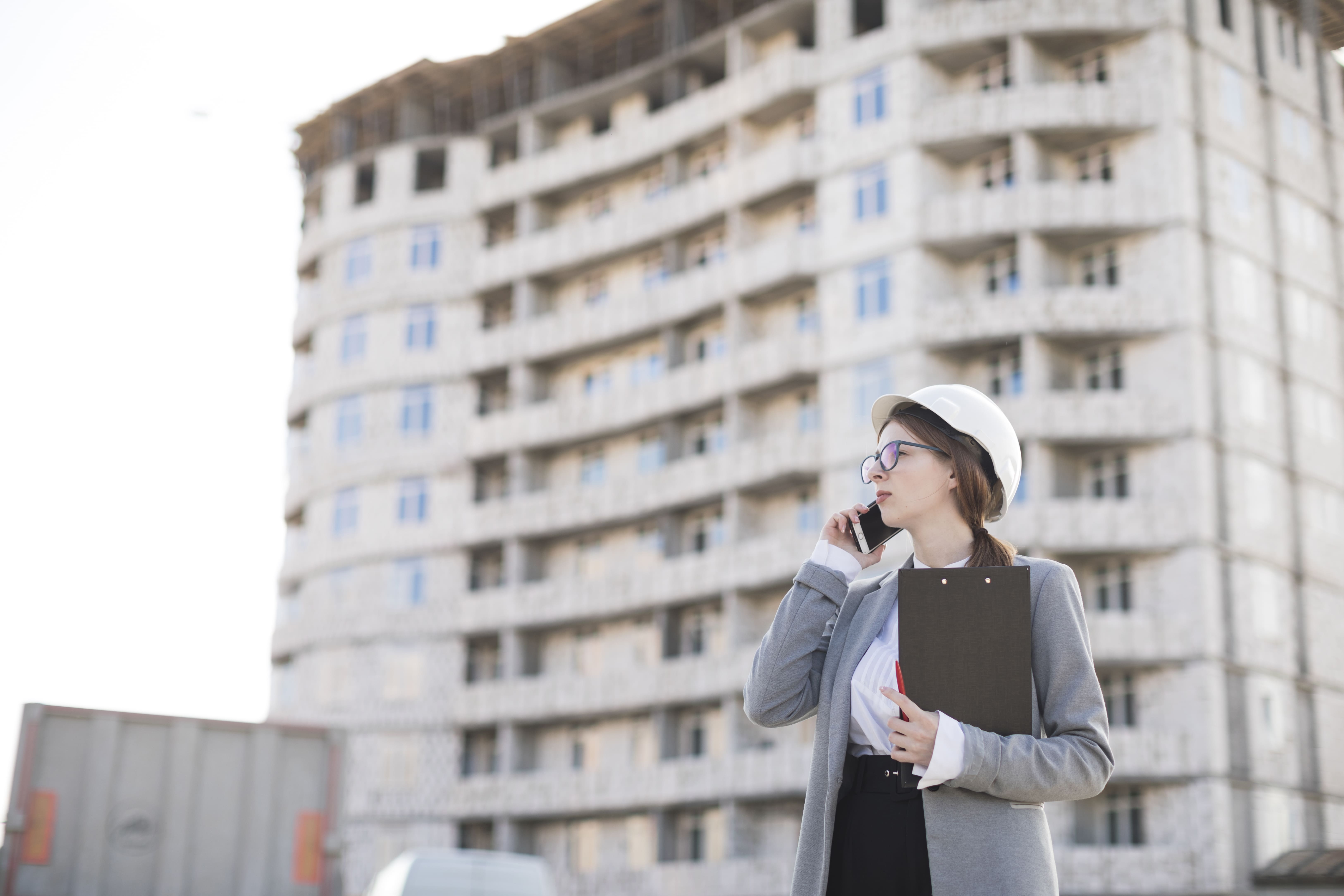 Décret tertiaire à Paris : comprendre les obligations pour les bâtiments professionnels